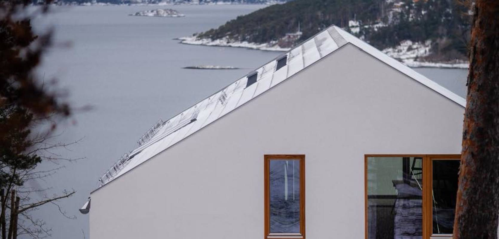 Bygging underveis og nesten-ferdig